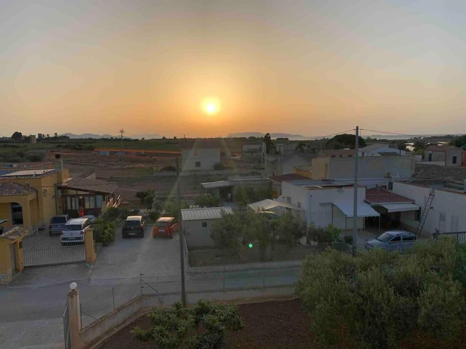 Casa Vacanza Torre Di Mezzo - Tramonto Marausa Exterior foto